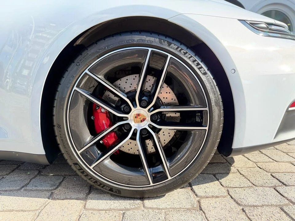 2026 Porsche 992 Carrera 4S - Image 27 of 31