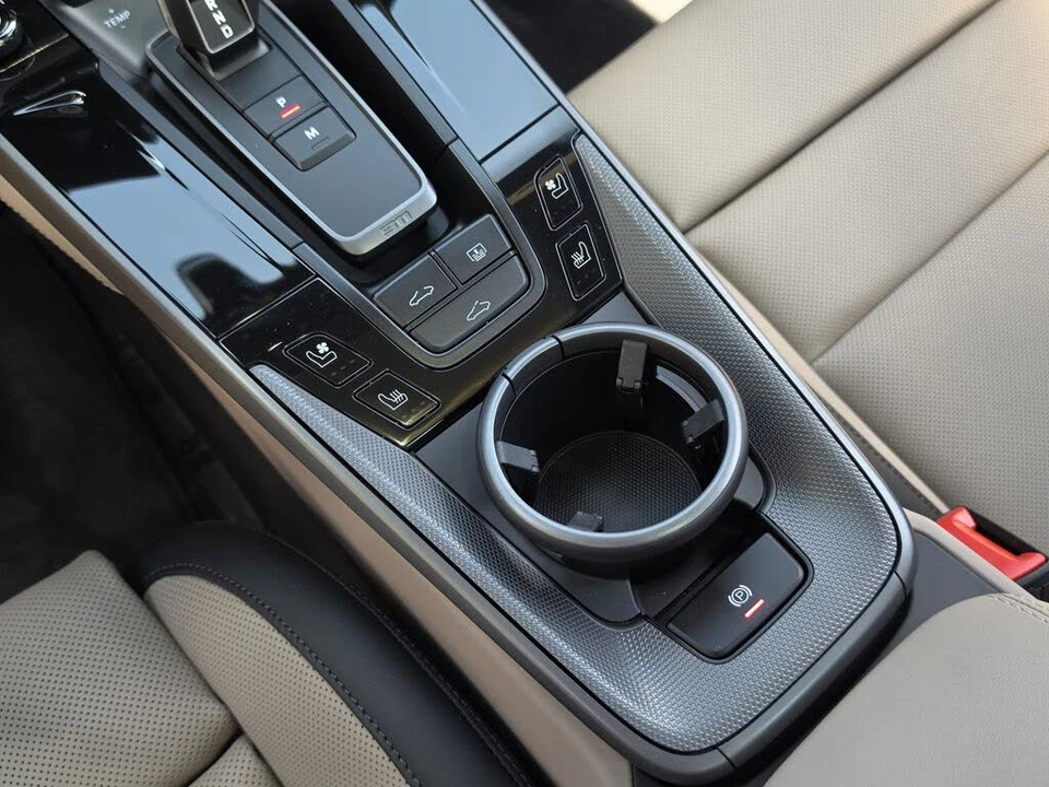 2026 Porsche 992 Carrera 4S - Image 23 of 31