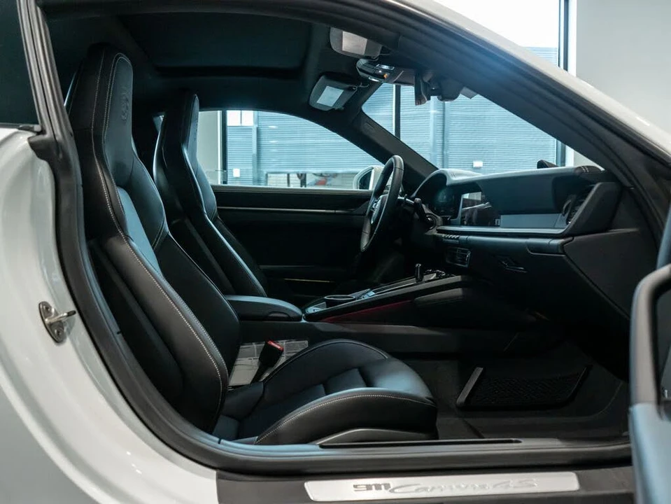 2026 Porsche 992 Carrera 4S - Image 27 of 31