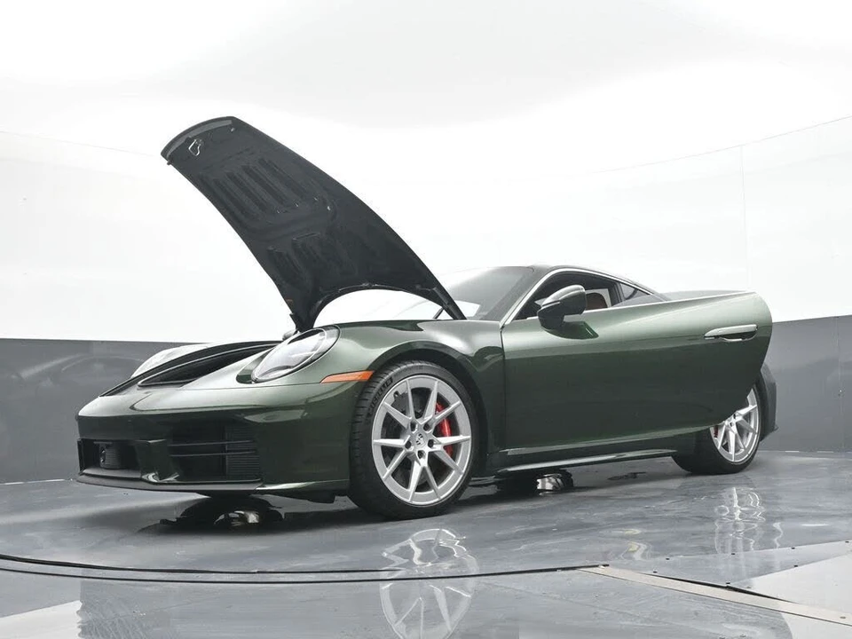 2026 Porsche 992 Carrera 4S - Image 29 of 31