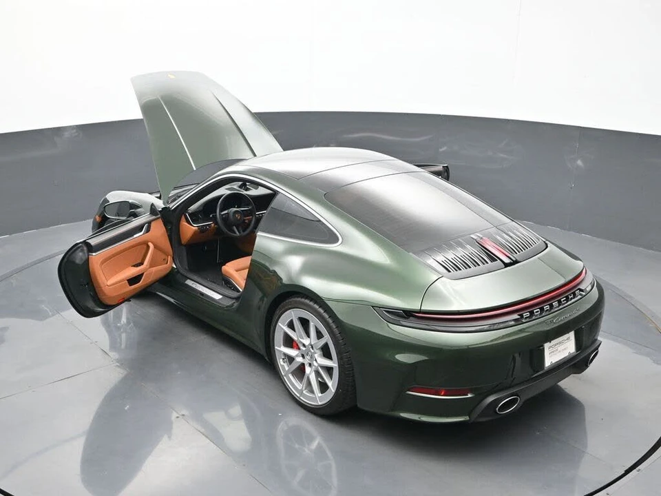 2026 Porsche 992 Carrera 4S - Image 27 of 31
