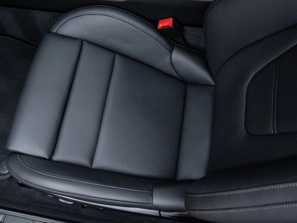 2026 Porsche 992 Carrera 4S - Image 25 of 31