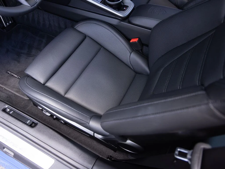 2026 Porsche 992 Carrera 4S - Image 23 of 31