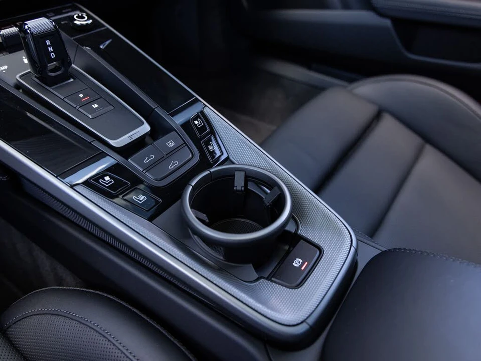 2026 Porsche 992 Carrera 4S - Image 19 of 31
