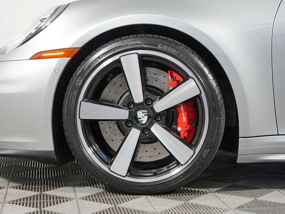 2026 Porsche 992 Carrera 4S - Image 16 of 31