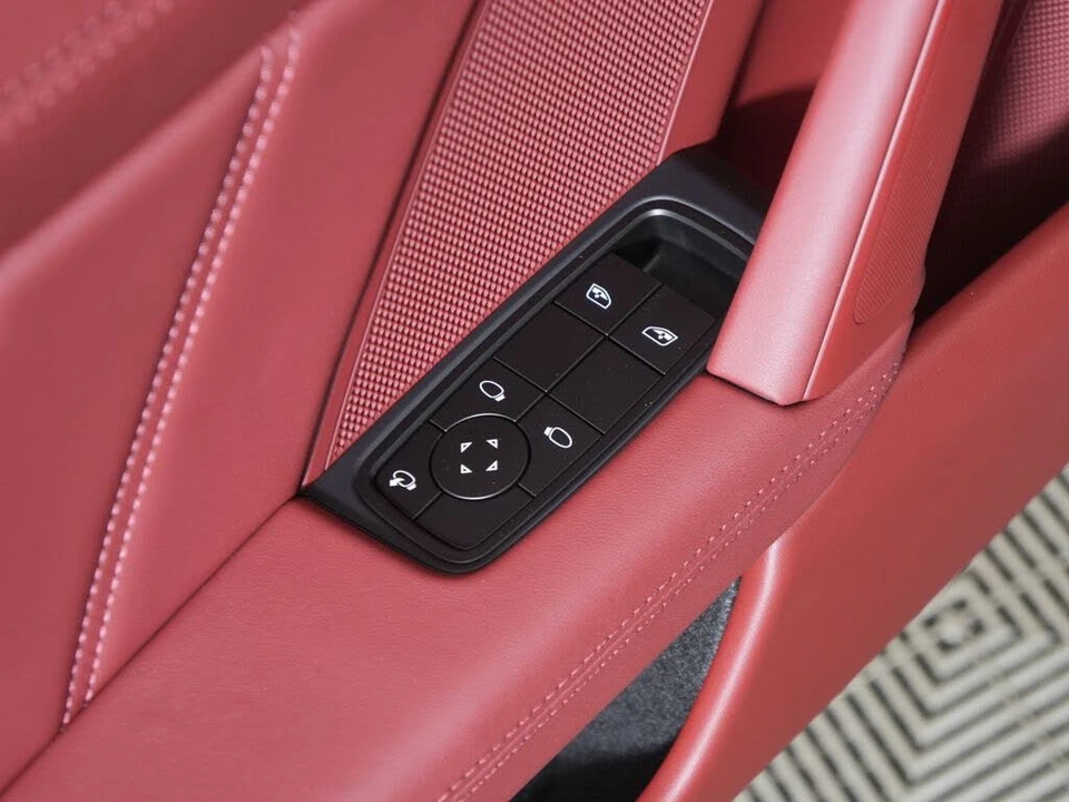 2026 Porsche 992 Carrera 4S - Image 23 of 31