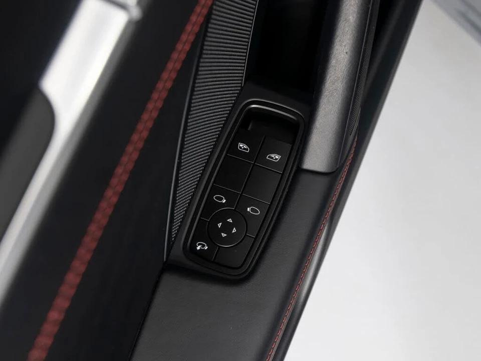 2026 Porsche 992 Carrera 4S - Image 21 of 31