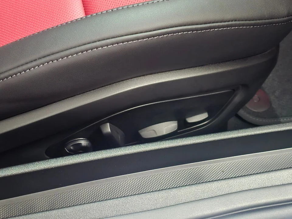 2026 Porsche 992 Carrera 4S - Image 22 of 31