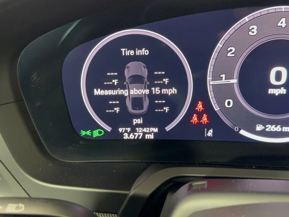 2026 Porsche 992 Carrera 4S - Image 26 of 31