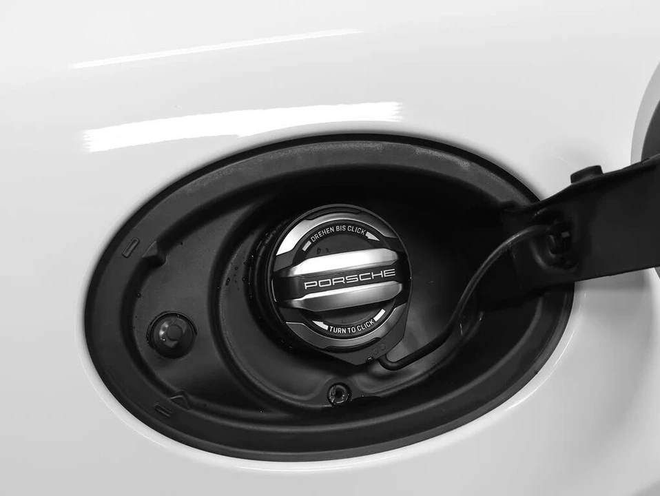 2026 Porsche 992 Carrera 4S - Image 15 of 31