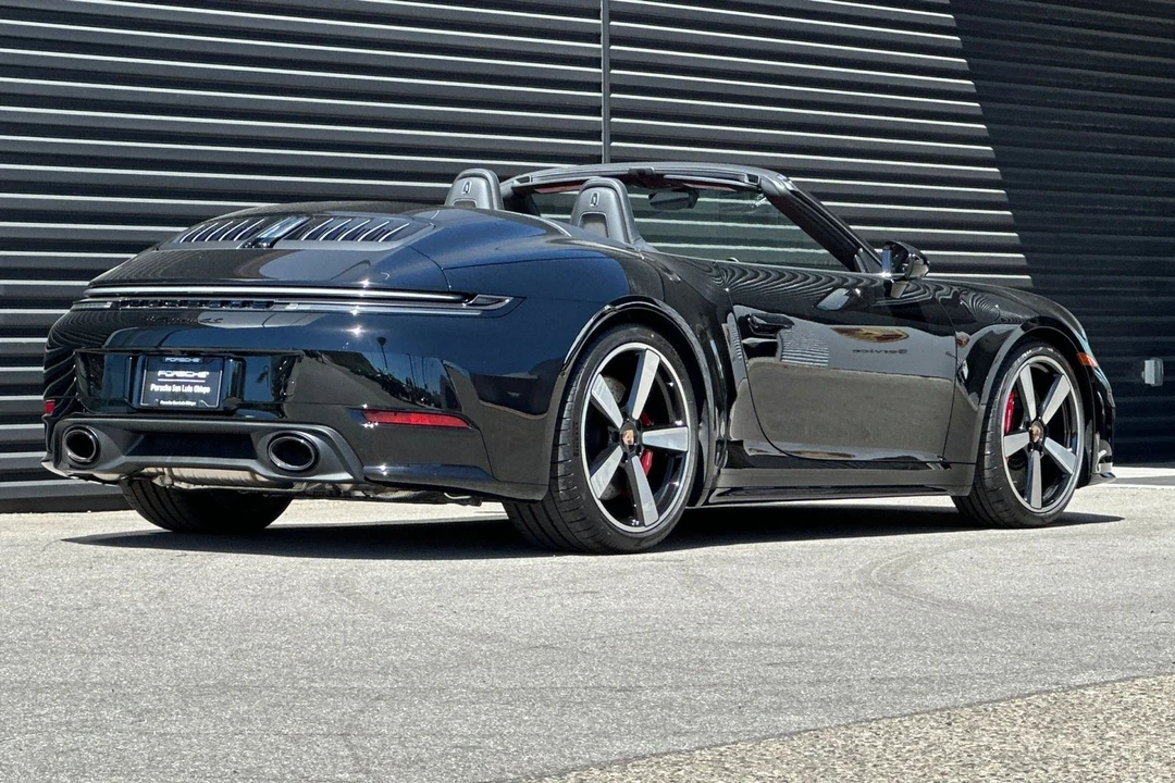 2026 Porsche - Image 8 of 31