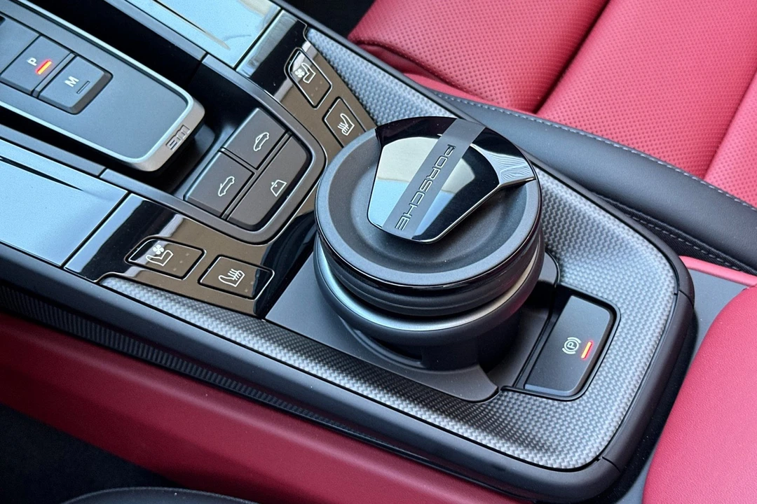 2026 Porsche 992 Carrera 4S - Image 26 of 31
