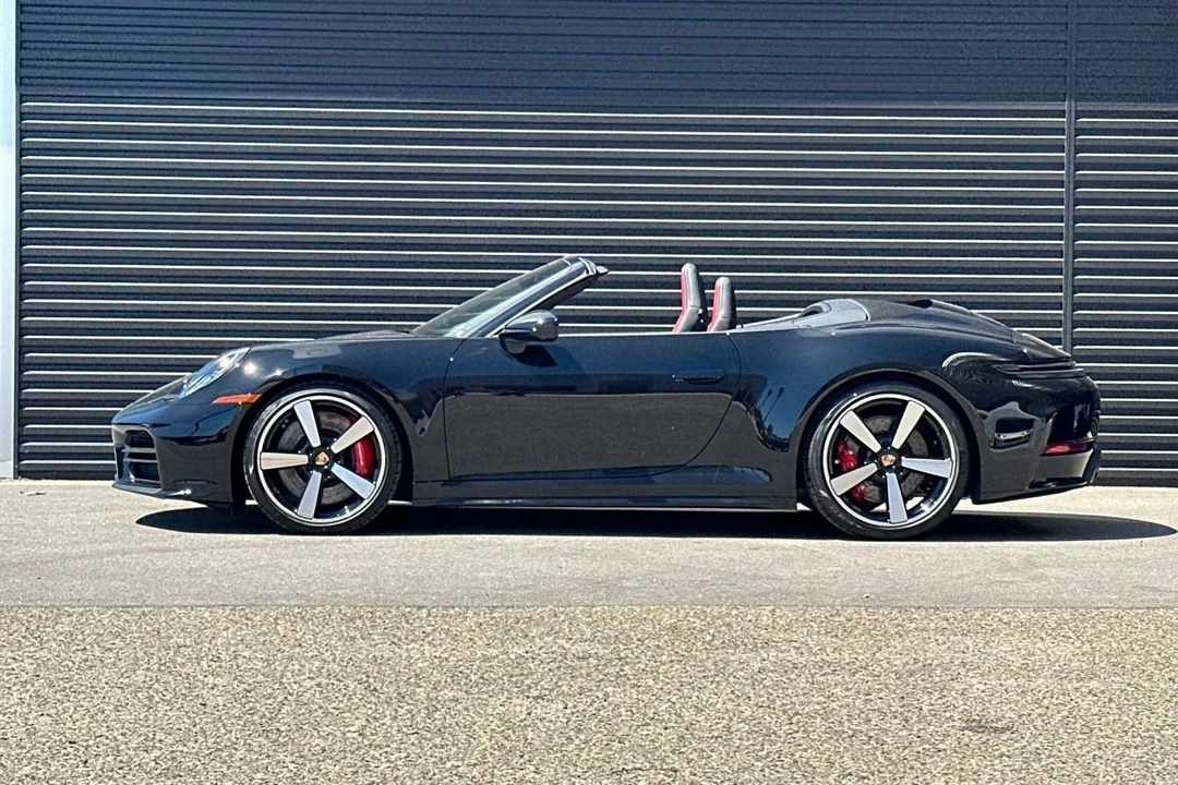 2026 Porsche - Image 2 of 31