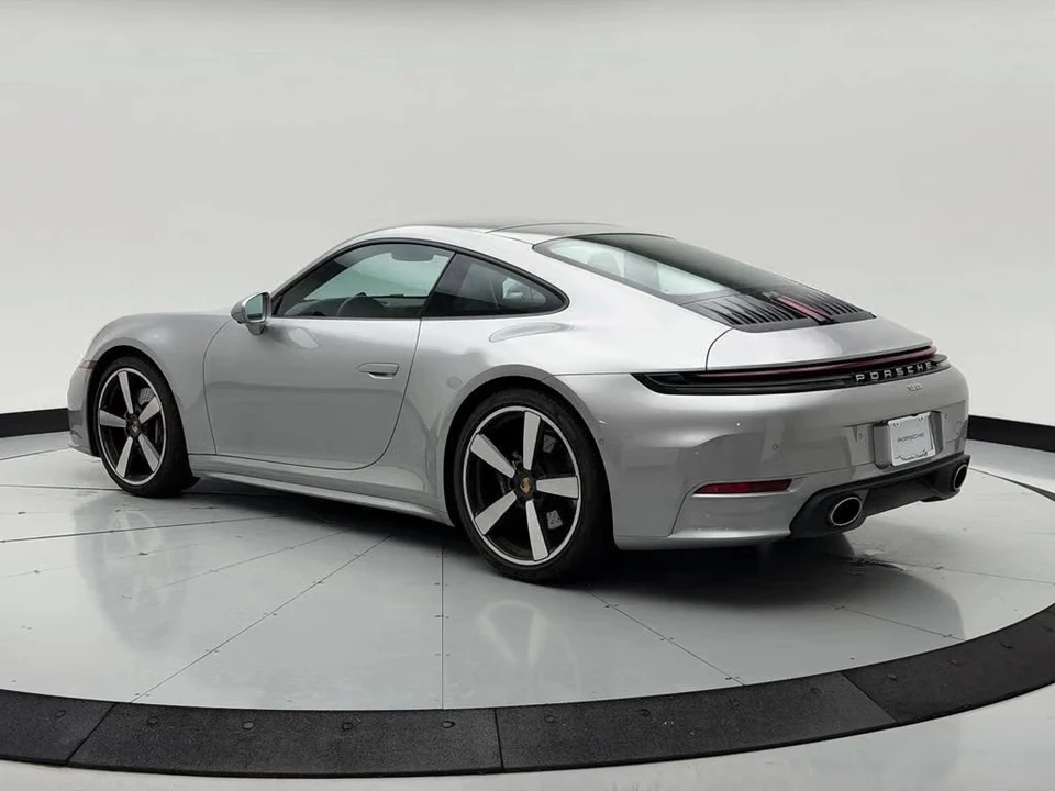 2026 Porsche 992 Carrera - Image 28 of 31