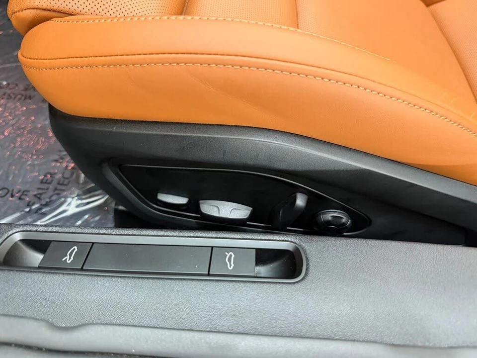2026 Porsche 992 Carrera - Image 16 of 31