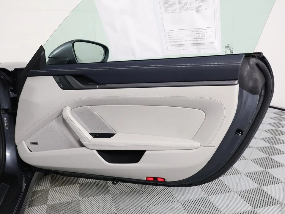 2026 Porsche 992 Carrera - Image 23 of 31