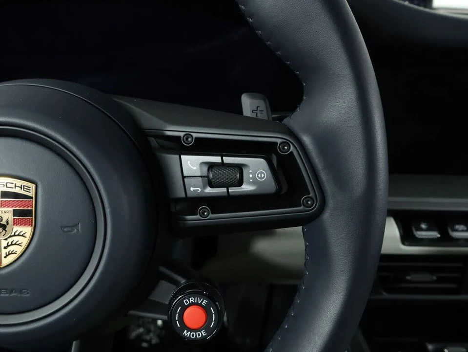 2026 Porsche 992 Carrera - Image 15 of 31