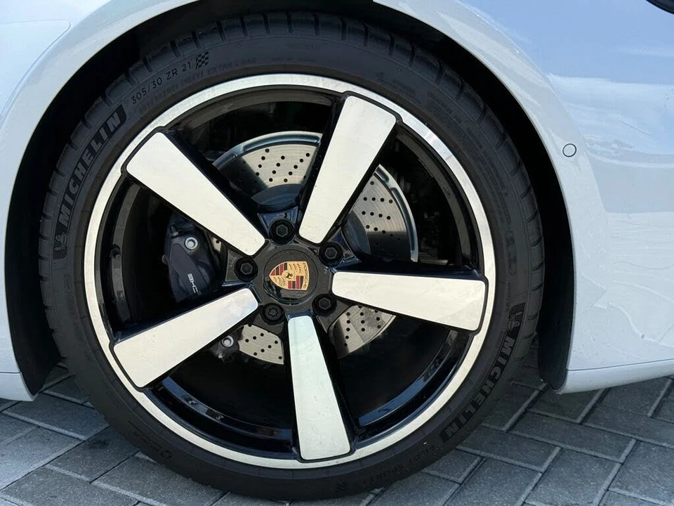 2026 Porsche 992 Carrera - Image 6 of 31