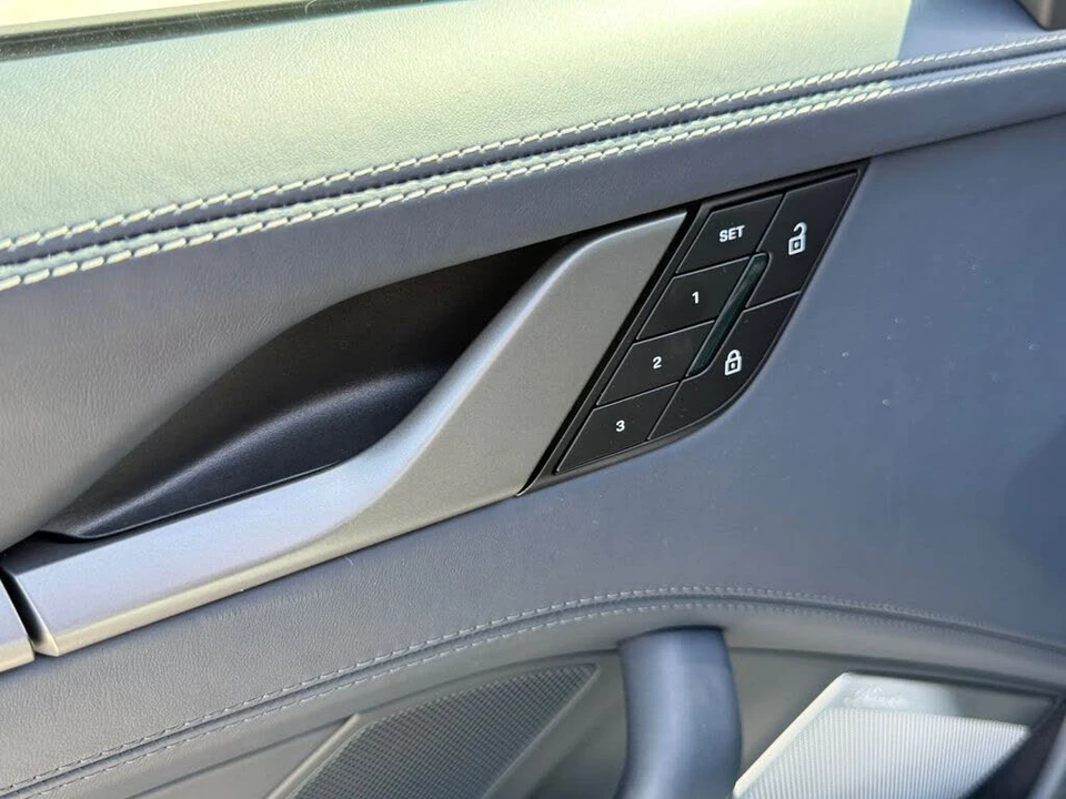 2026 Porsche 992 Carrera - Image 15 of 31