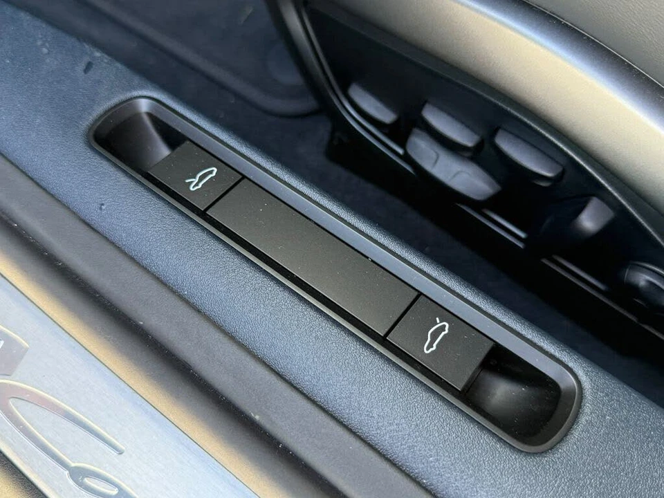 2026 Porsche 992 Carrera - Image 18 of 31