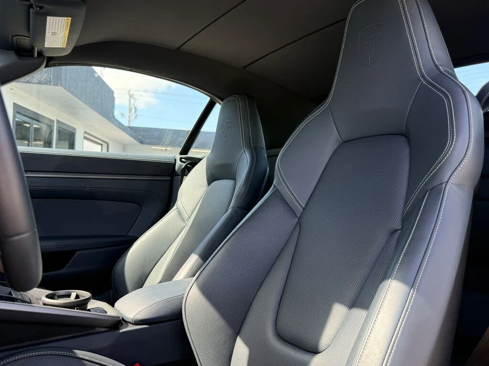2026 Porsche 992 Carrera - Image 21 of 31