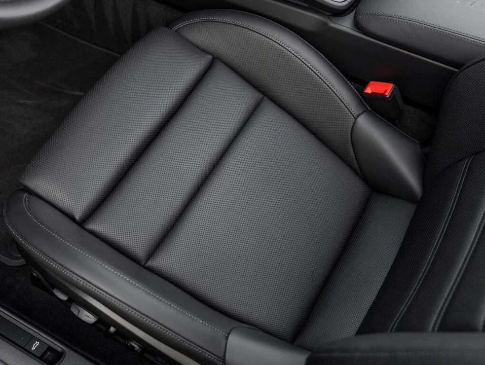 2026 Porsche 992 Carrera - Image 25 of 31