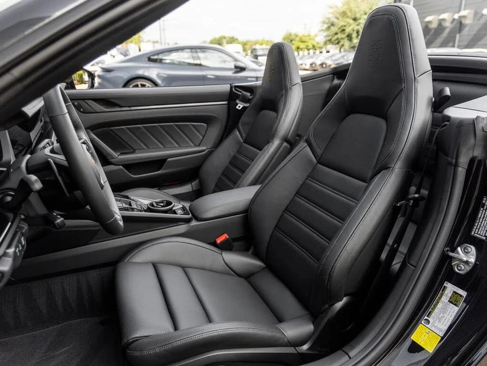 2026 Porsche 992 Carrera - Image 5 of 31