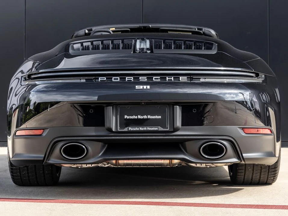 2026 Porsche 992 Carrera - Image 11 of 31