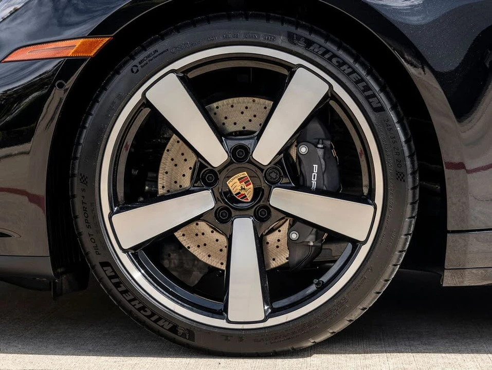 2026 Porsche 992 Carrera - Image 17 of 31