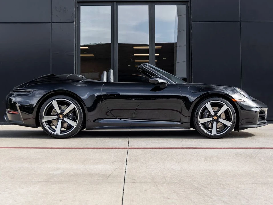 2026 Porsche 992 Carrera - Image 13 of 31