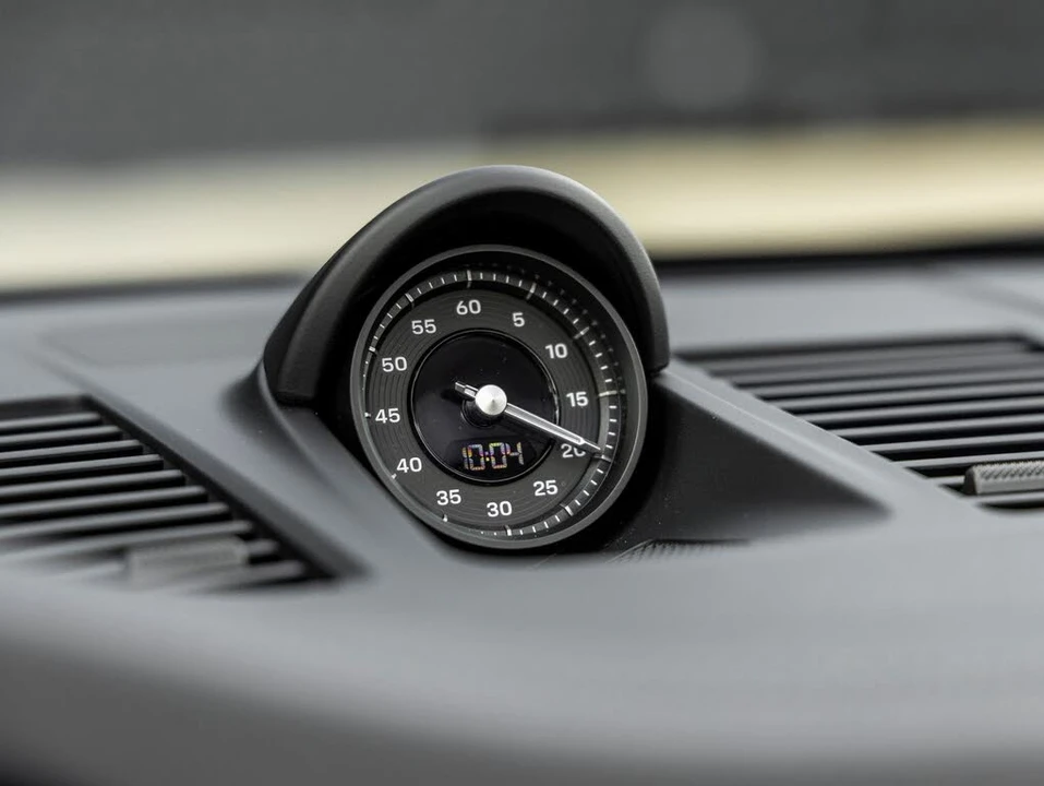 2026 Porsche 992 Carrera - Image 29 of 31