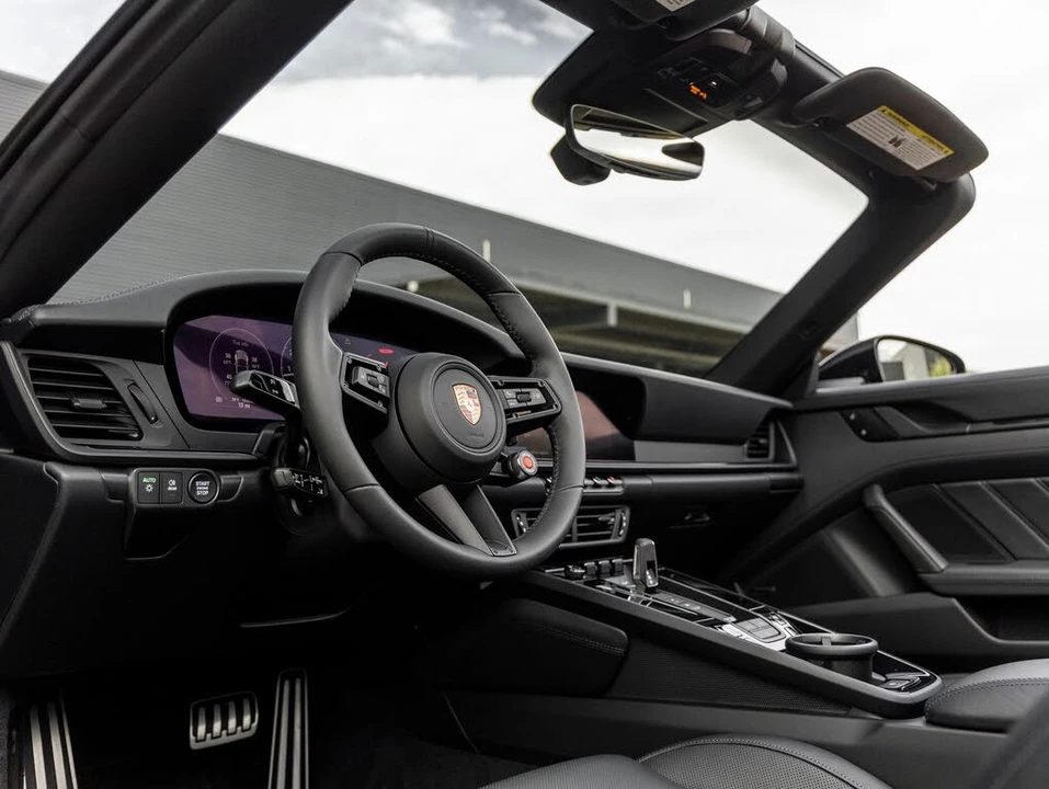 2026 Porsche 992 Carrera - Image 4 of 31