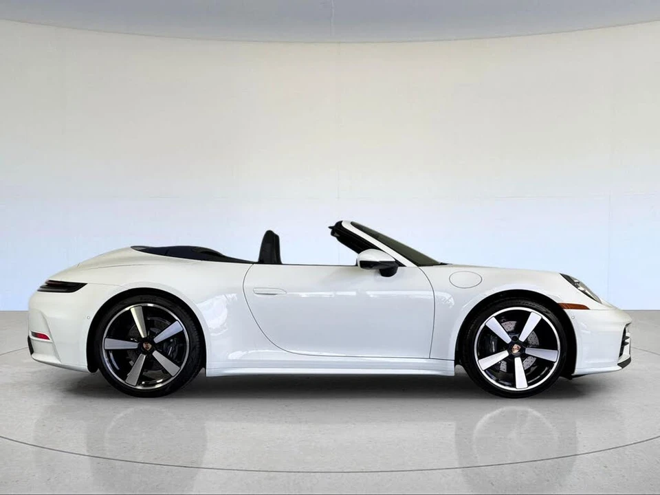 2026 Porsche 992 Carrera - Image 9 of 31