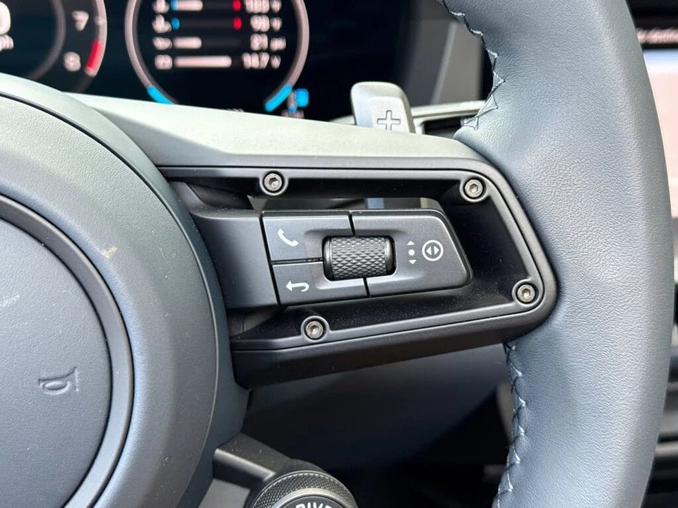 2026 Porsche 992 Carrera - Image 27 of 31