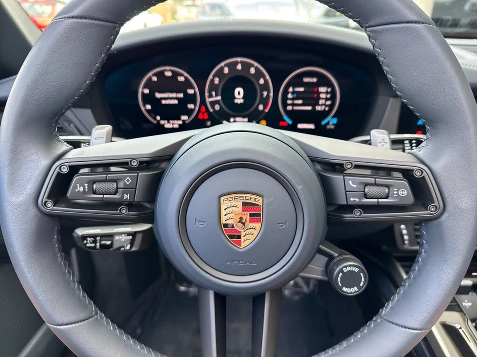 2026 Porsche 992 Carrera - Image 25 of 31