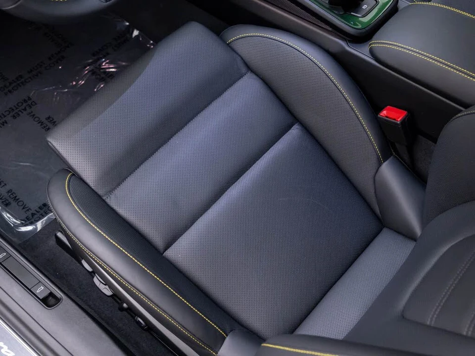 2026 Porsche 992 Carrera - Image 17 of 31