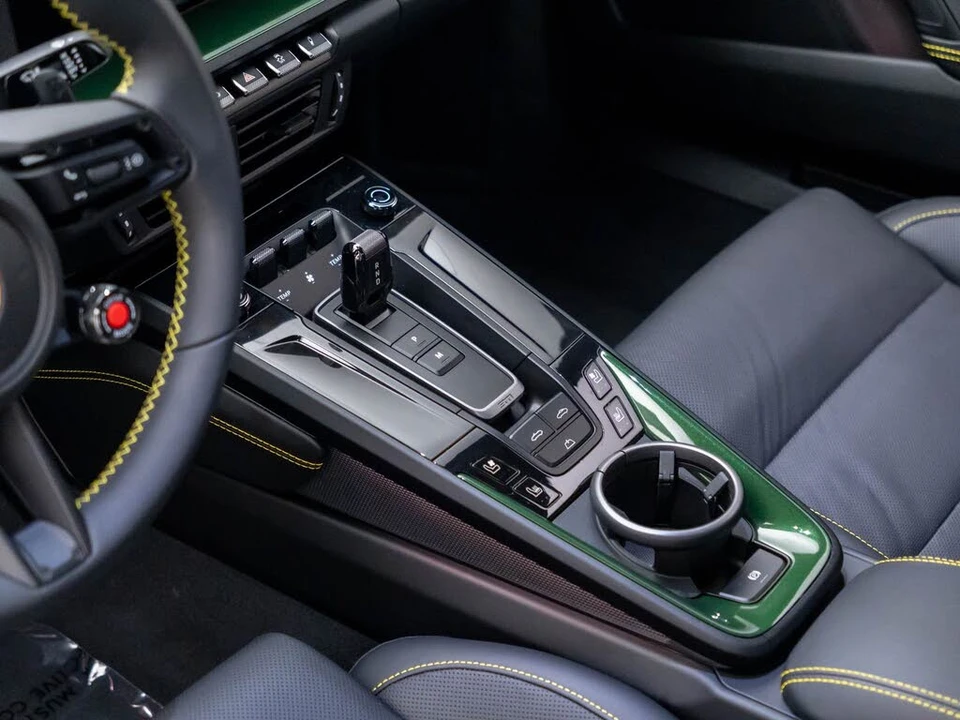 2026 Porsche 992 Carrera - Image 13 of 31