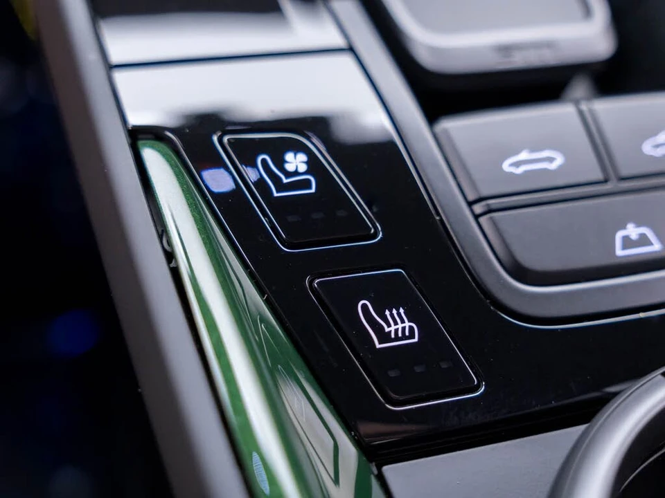 2026 Porsche 992 Carrera - Image 27 of 31