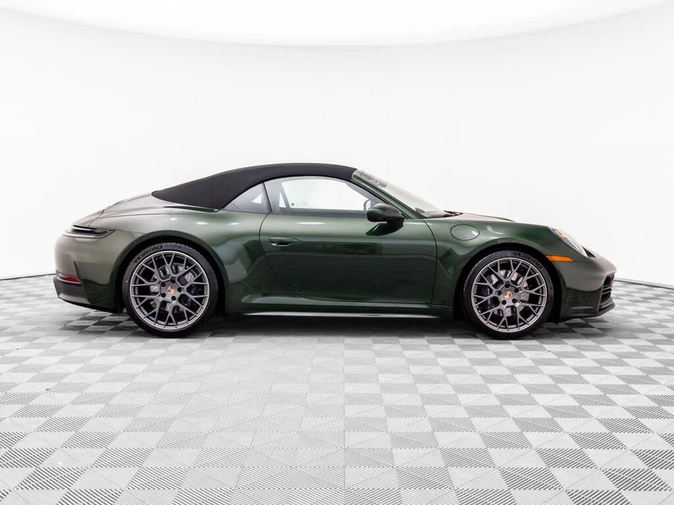 2026 Porsche 992 Carrera - Image 7 of 31