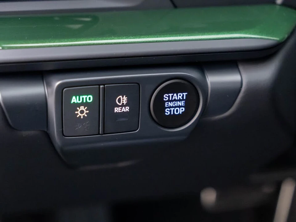 2026 Porsche 992 Carrera - Image 16 of 31