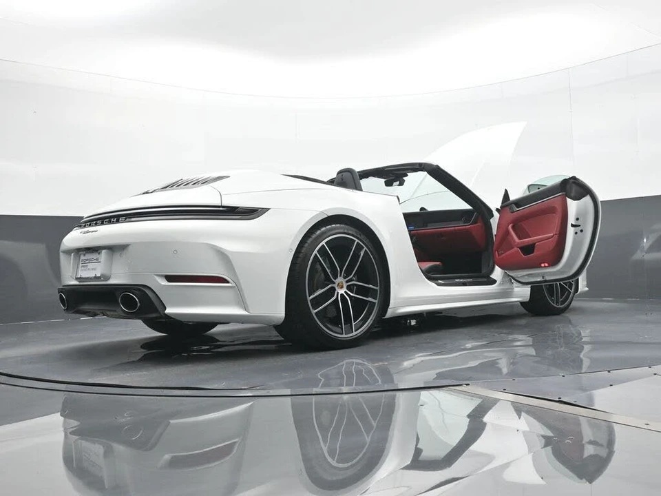 2026 Porsche 992 Carrera - Image 23 of 30