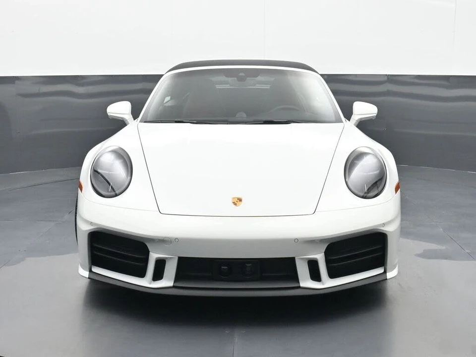 2026 Porsche 992 Carrera - Image 22 of 30