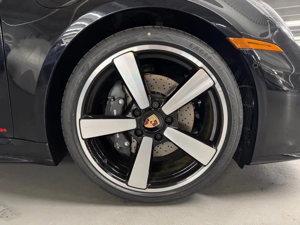 2026 Porsche 992 Carrera - Image 8 of 31