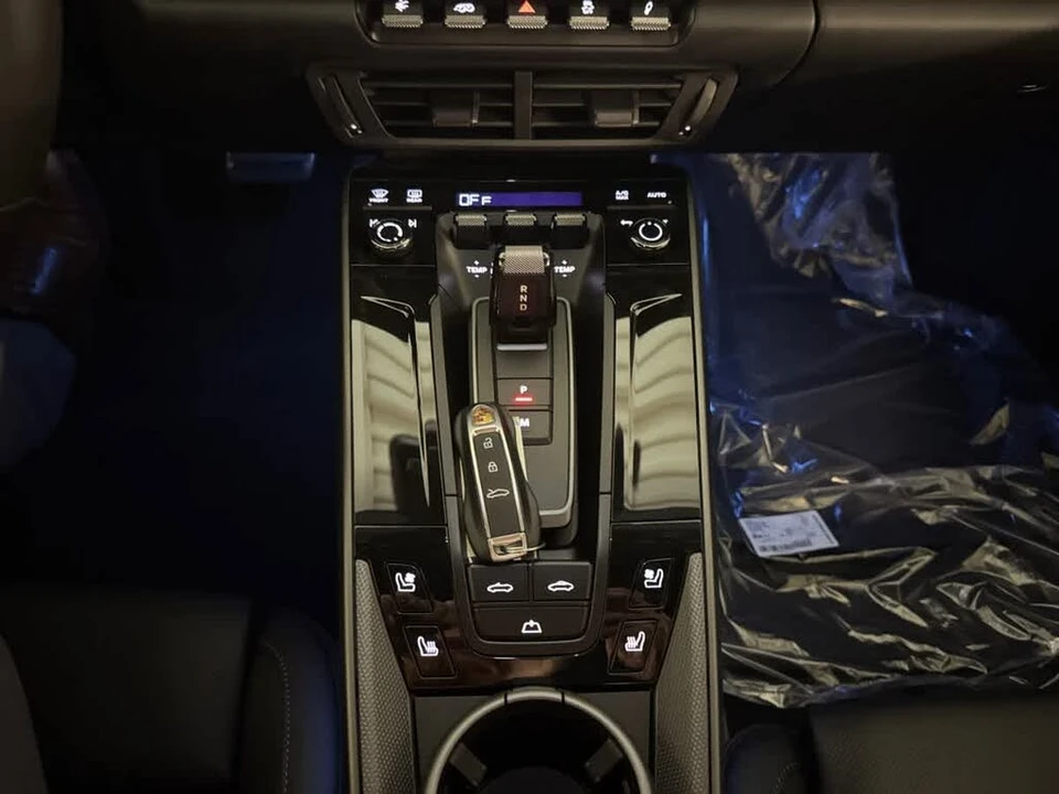 2026 Porsche 992 Carrera - Image 20 of 31