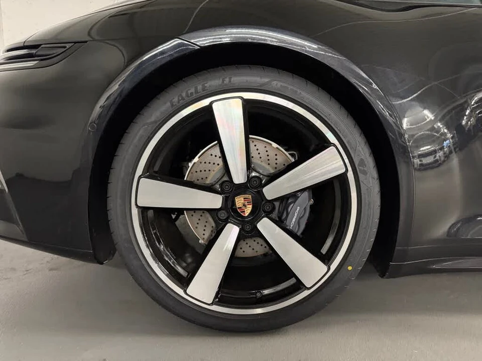 2026 Porsche 992 Carrera - Image 9 of 31