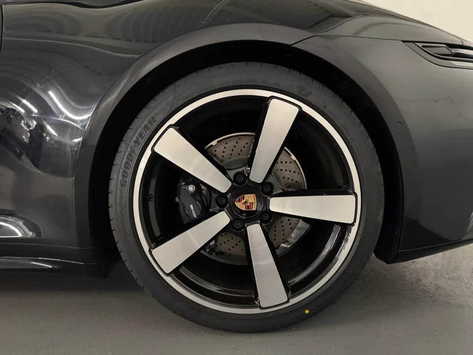 2026 Porsche 992 Carrera - Image 10 of 31