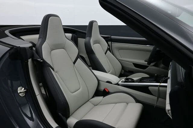 2026 Porsche 992 Carrera - Image 14 of 30