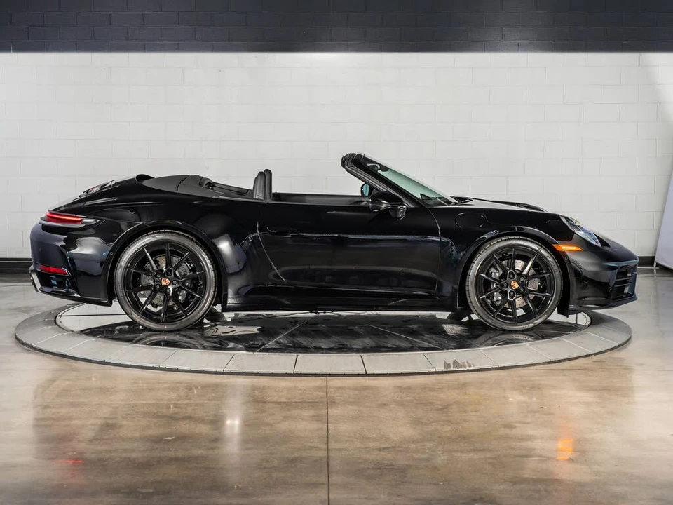 2026 Porsche 992 Carrera - Image 8 of 31
