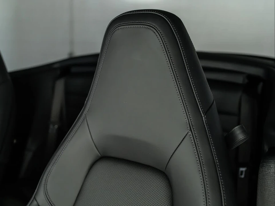 2026 Porsche 992 Carrera - Image 29 of 31