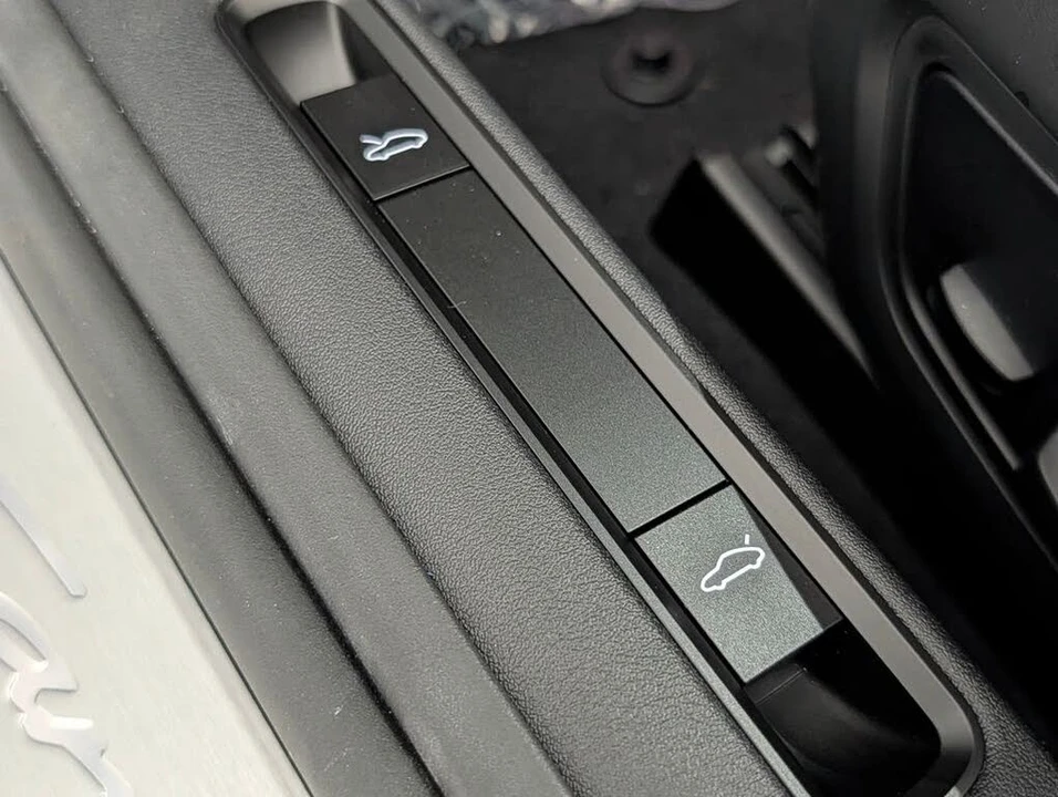 2026 Porsche 992 Carrera - Image 26 of 31